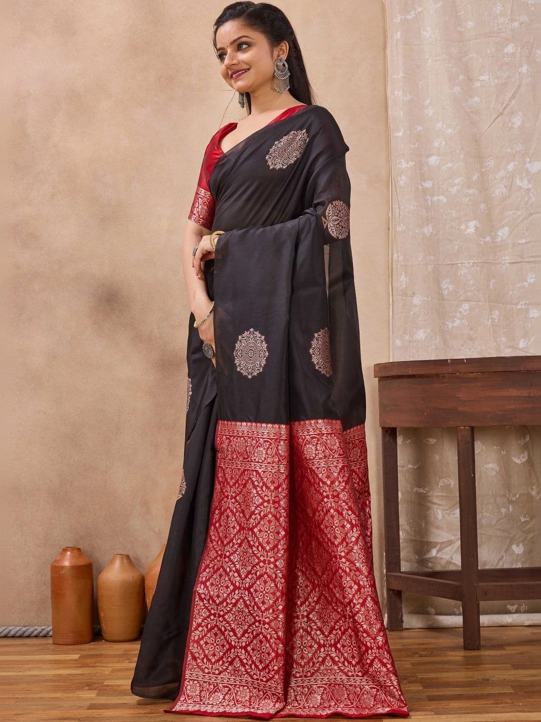 Mitera Women's Art Silk Saree with Zari Woven Motifs & Intricate Border thumbnail 4