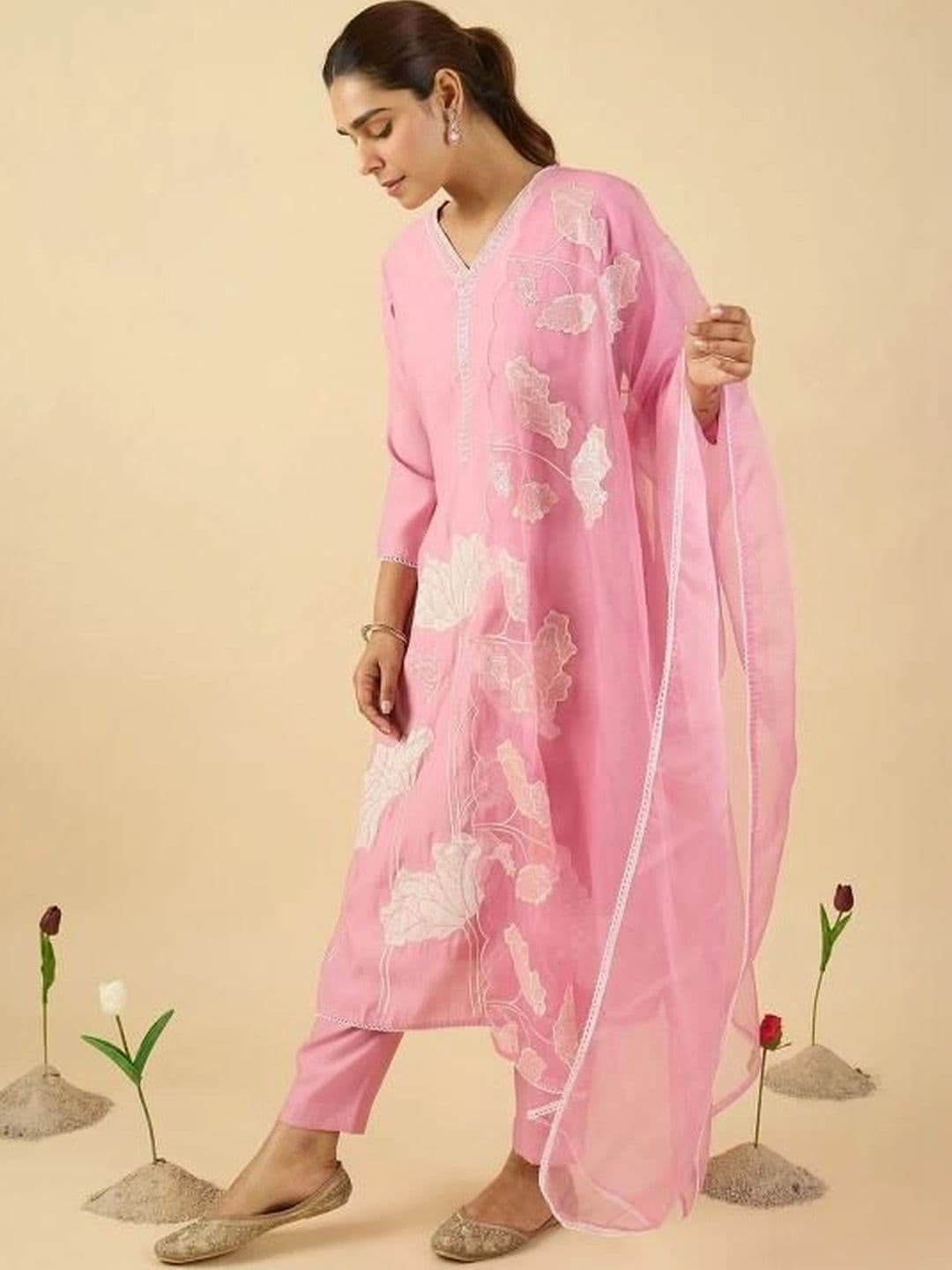 HAMSIKA Women Ethnic Motifs Embroidered Regular Thread Work Kurta with Trousers & With Dupatta thumbnail 4