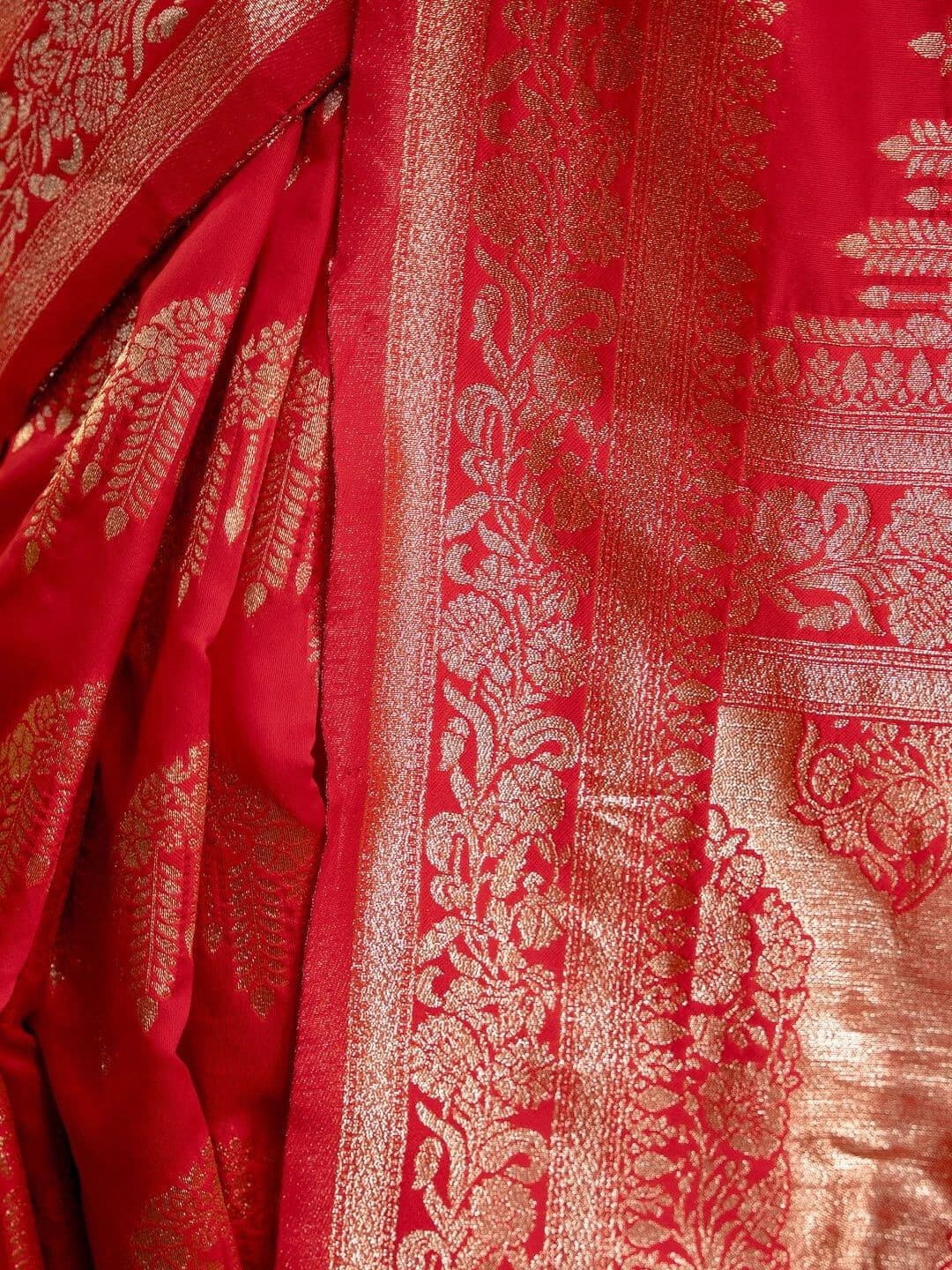 Satrani Women Woven Silk Banarasi Zari Border Saree With Blouse Piece thumbnail 2