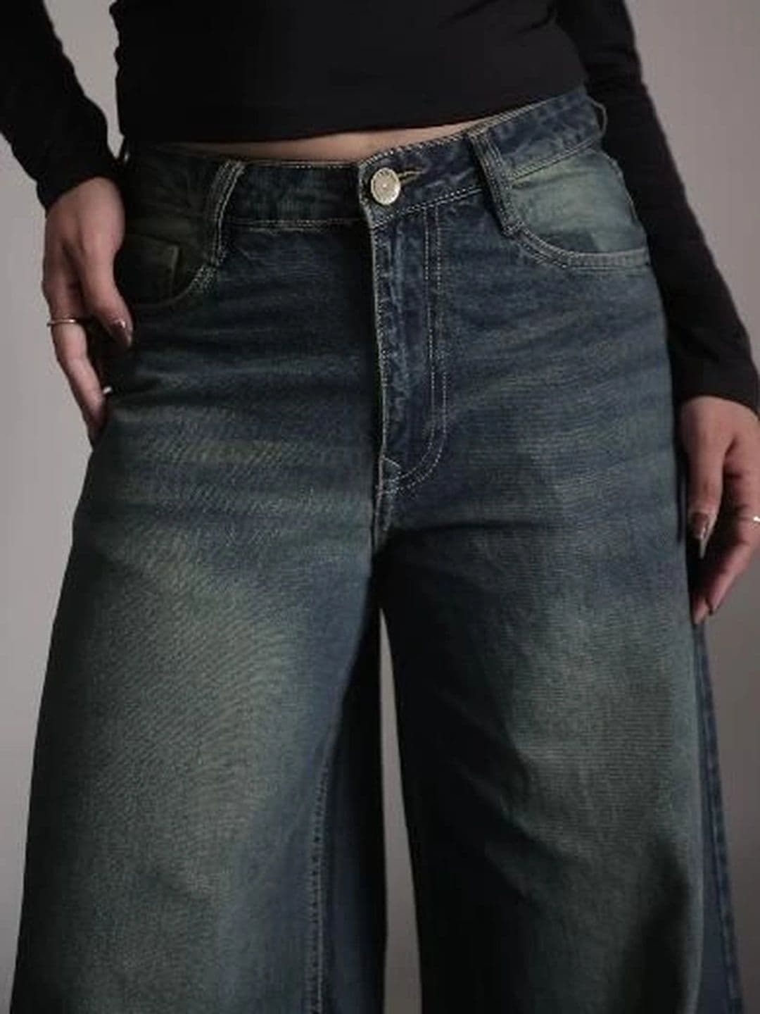 ESLITA Women High-Rise Light Fade Jeans thumbnail 2