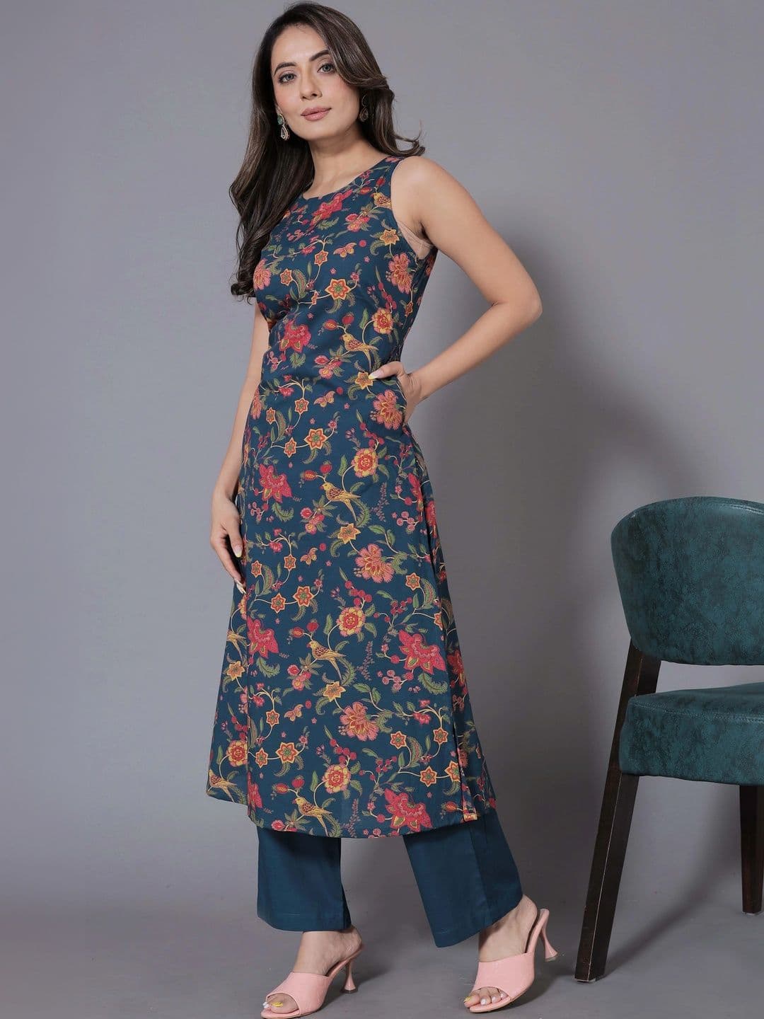 all about you Women Floral Printed Regular Kurta with Palazzos thumbnail 2