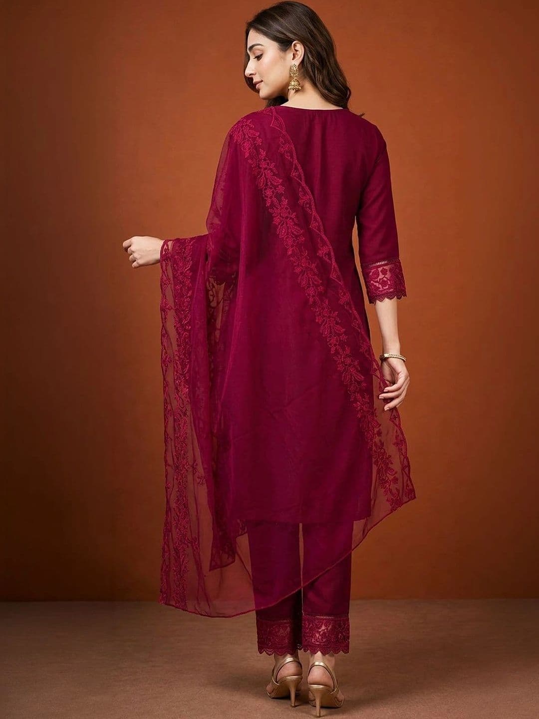 SAINOOR Women Regular Thread Work Kurta with Trousers & With Dupatta thumbnail 7