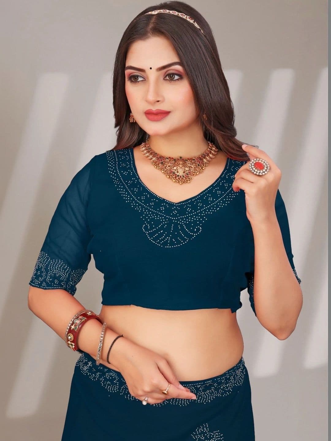 PRANU TRENDS Embellished Poly Chiffon Saree thumbnail 3