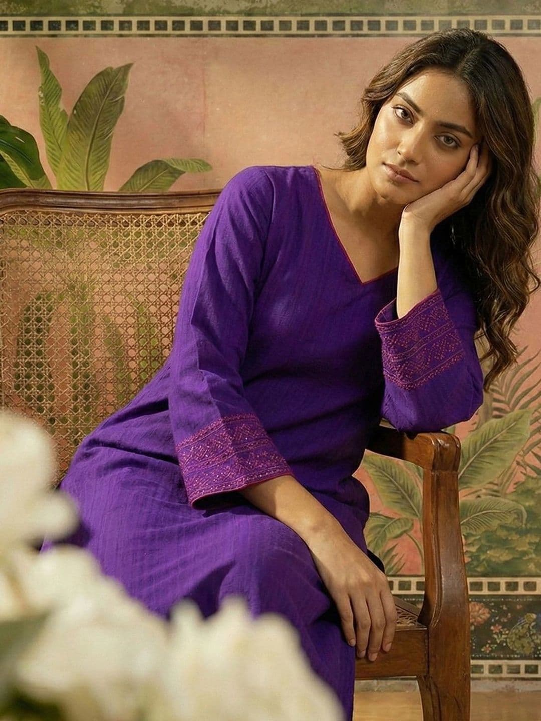 CHHAAP Women Regular Thread Work Kurta with Palazzos thumbnail 3