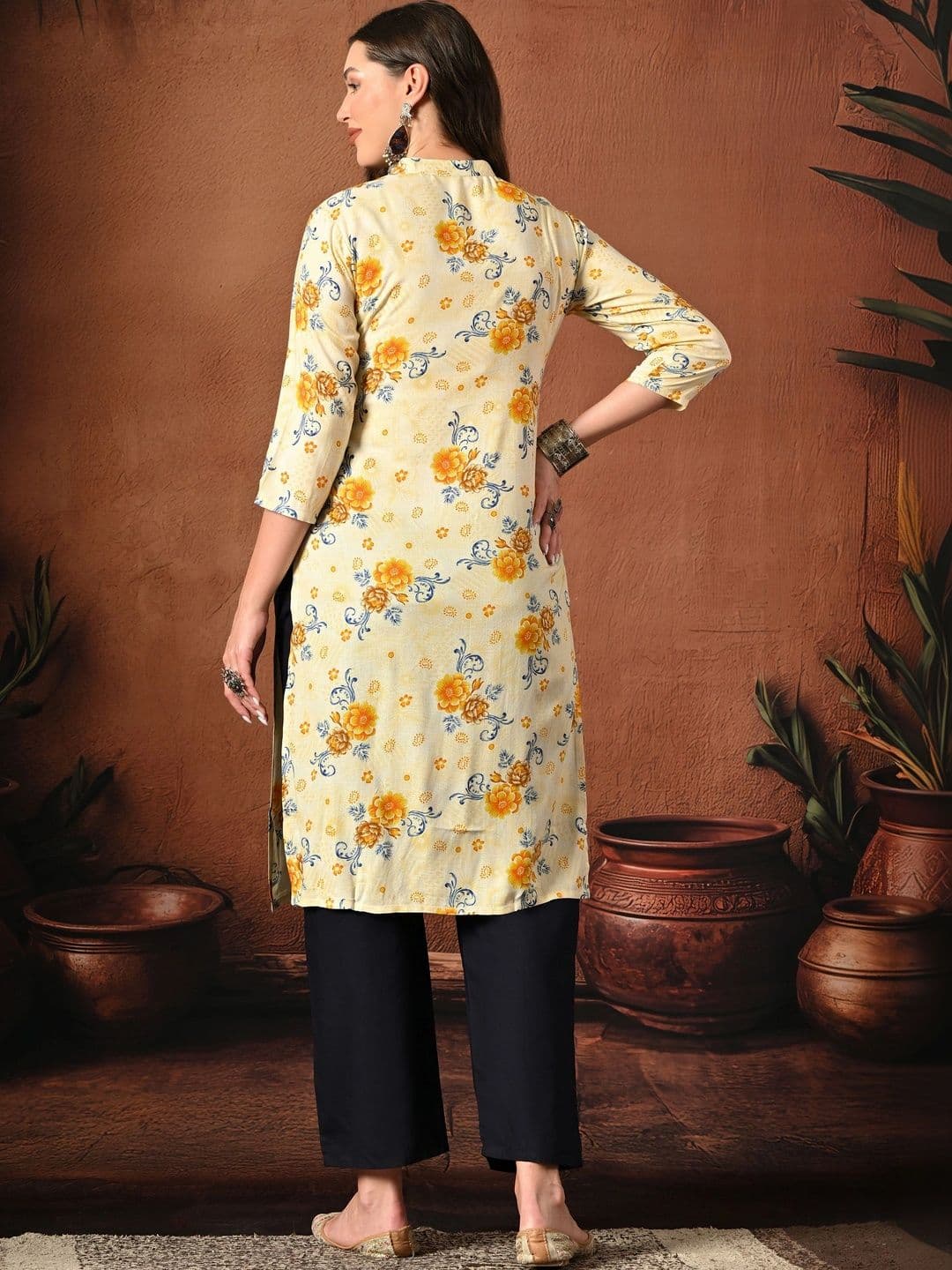 HERE&NOW Women Floral Printed Floral Kurta thumbnail 2