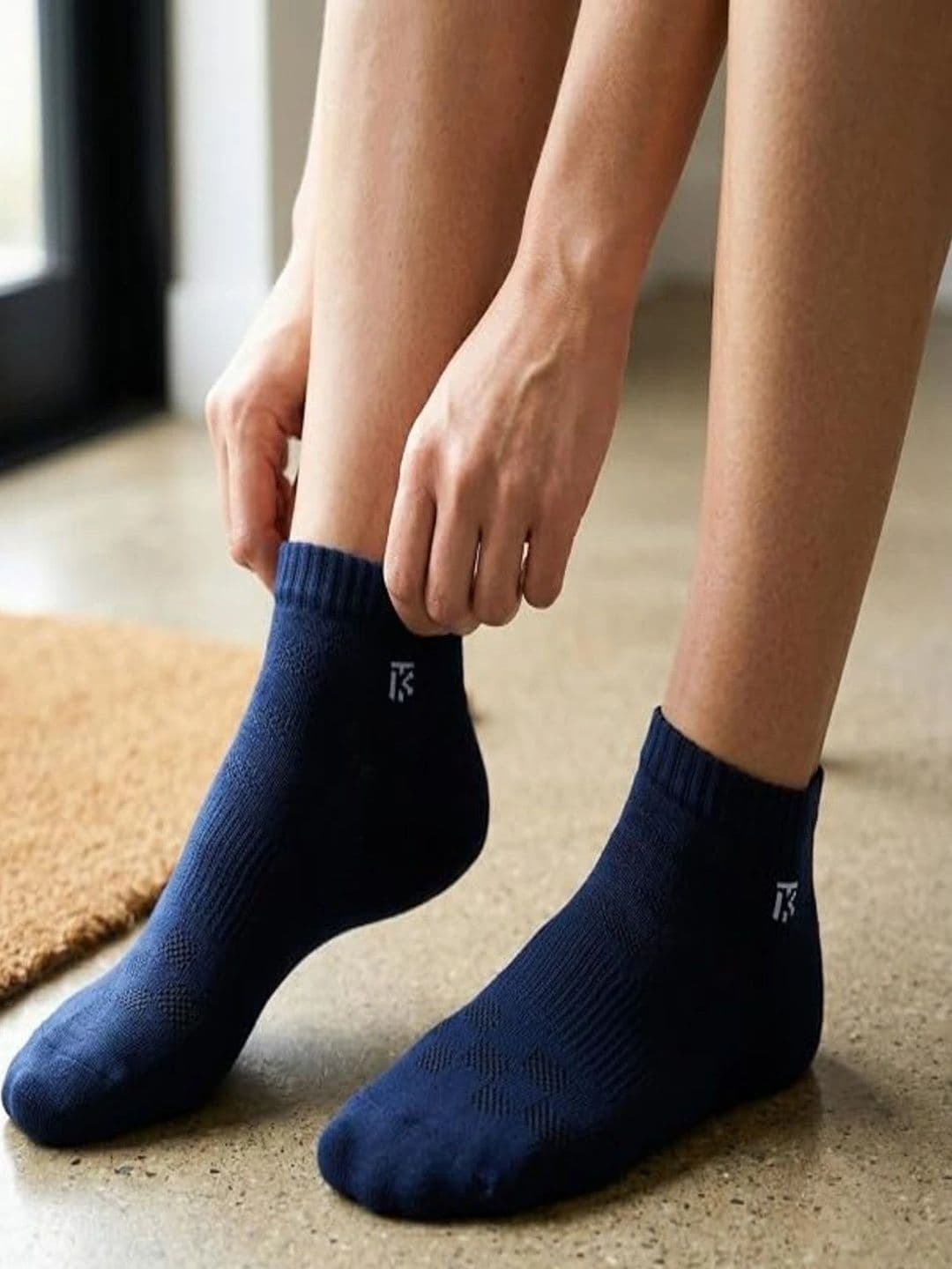 Kikitoes Men Pack of 3 Bamboo Assorted Solid Ankle Length Sports Socks Soft Cushioned thumbnail 3