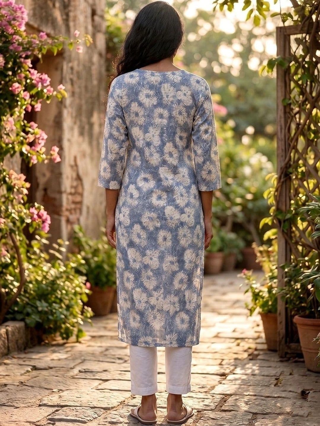 KALINI Women Floral Printed Floral Kurta thumbnail 6