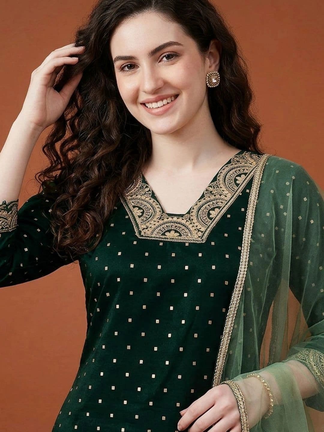 SAINOOR Women Ethnic Motifs Embroidered Regular Kurta with Trousers & With Dupatta thumbnail 4