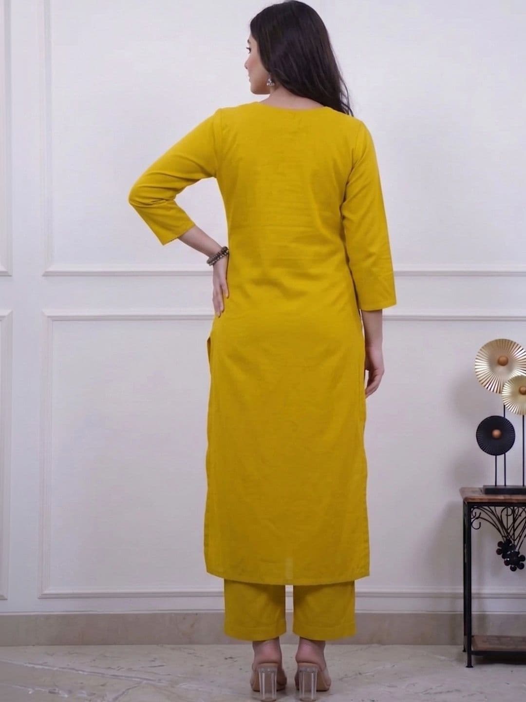 Kethi Fashion Women Floral Embroidered Regular Thread Work Pure Cotton Kurta with Trousers thumbnail 4