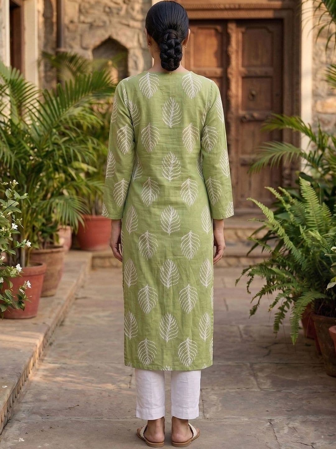 KALINI Women Floral Printed Indie Prints Kurta thumbnail 4