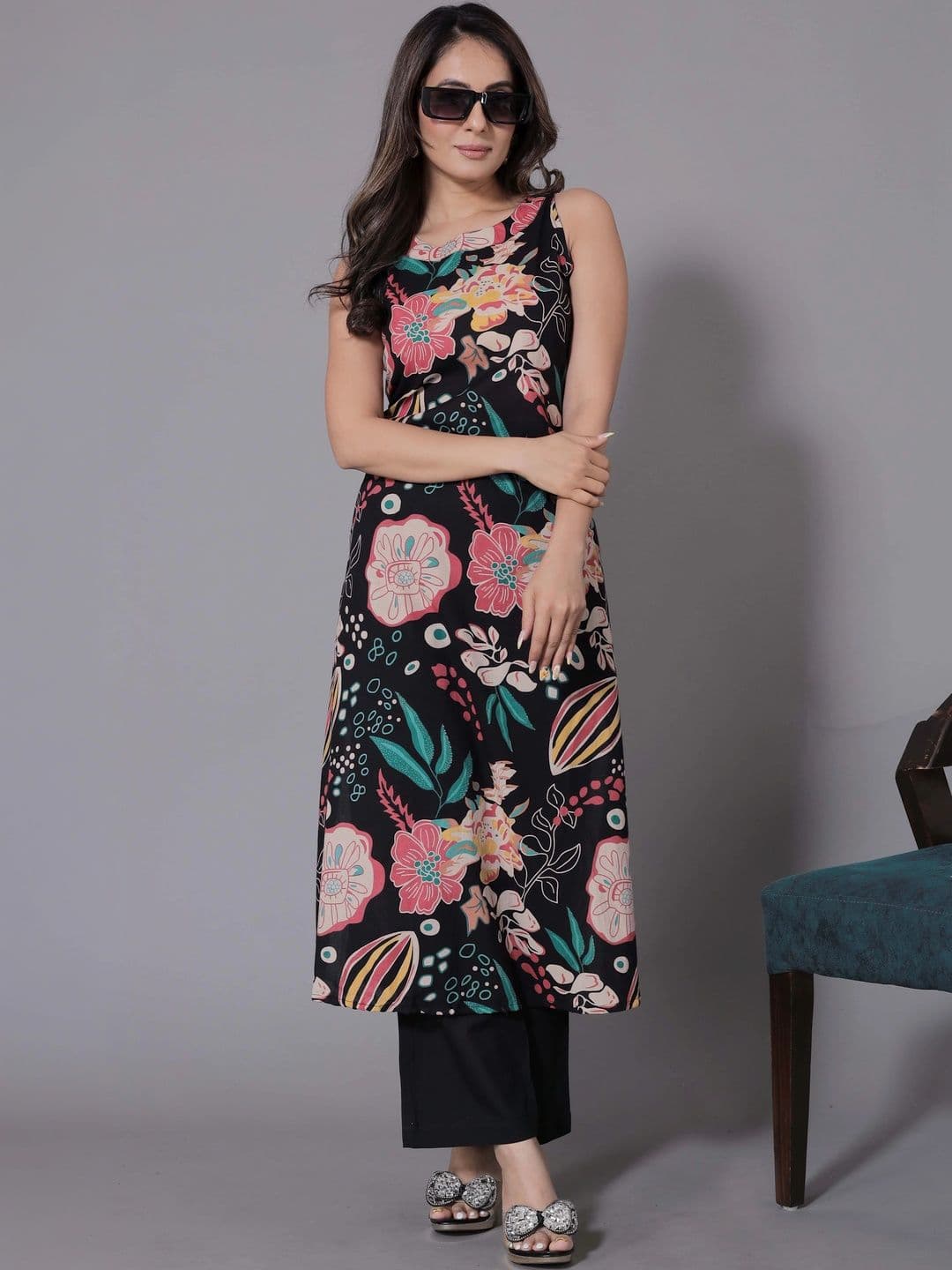 all about you Women Floral Printed Regular Kurta with Palazzos thumbnail 5