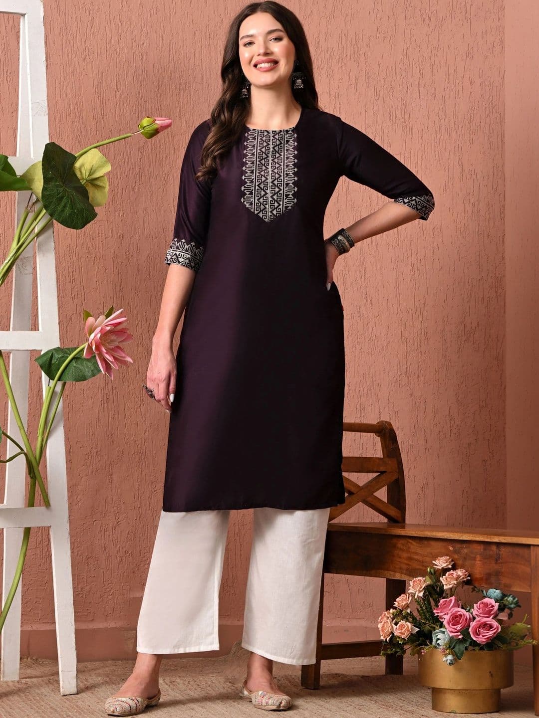 HERE&NOW Women Embellished Thread Work Kurta - view 1