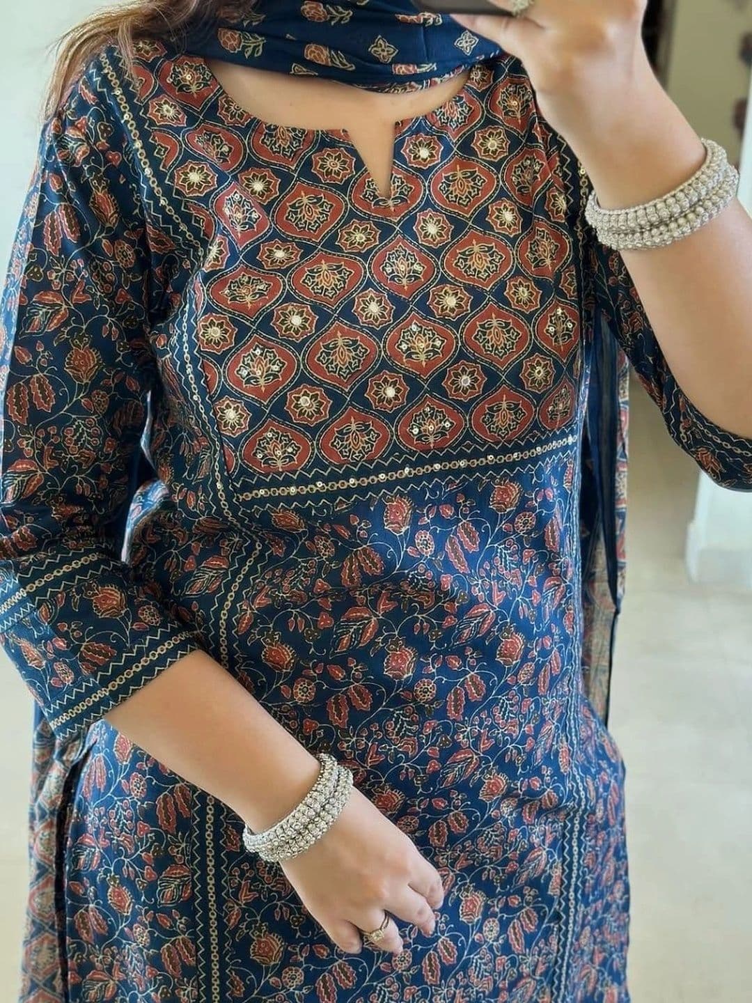 SRF KURTI HUB Women Ethnic Motifs Printed Regular Mirror Work Kurta with Trousers & With Dupatta thumbnail 2