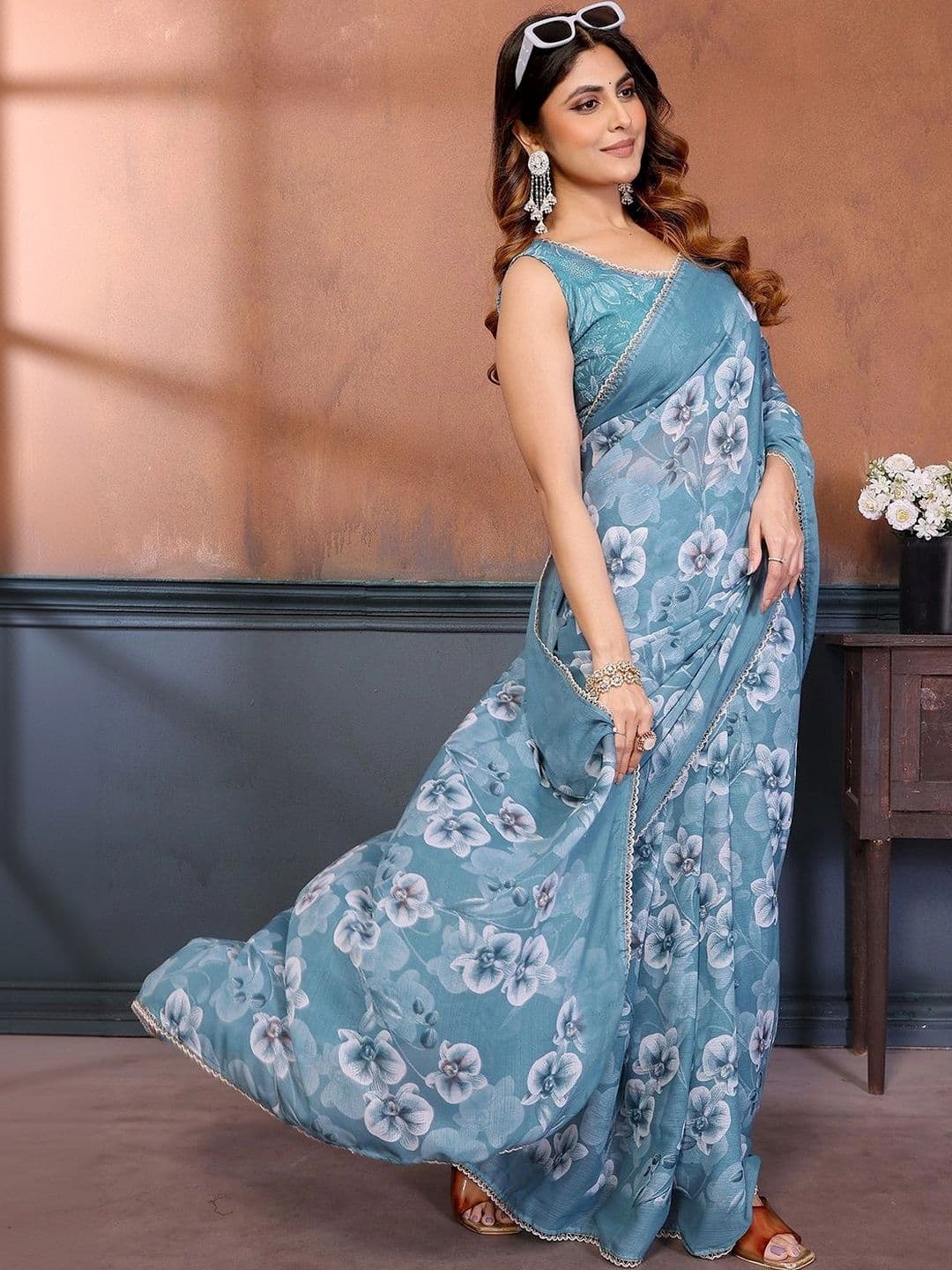 Urban Pallu Floral Pure Chiffon Designer Saree thumbnail 4