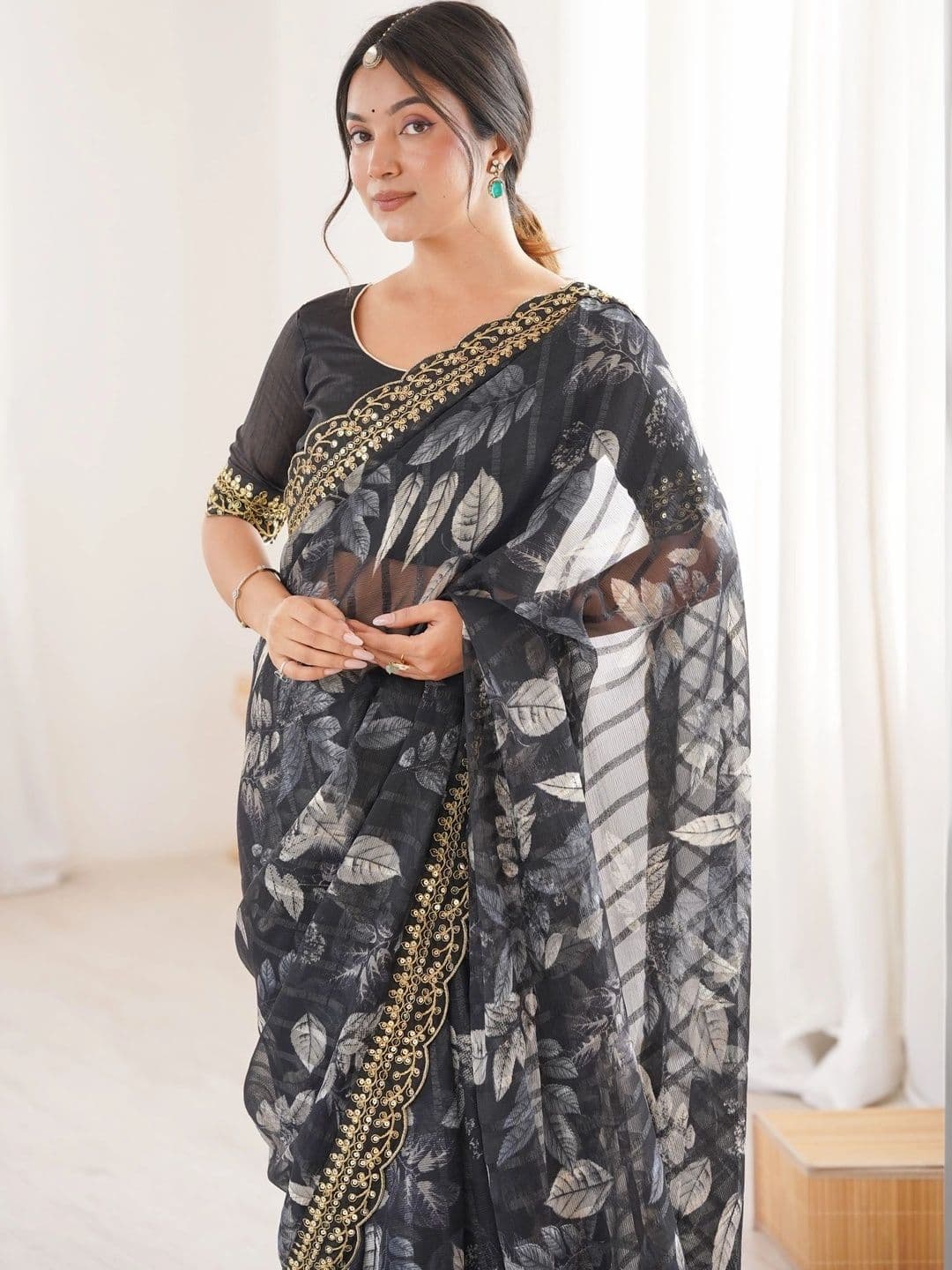 Mitera Ethnic Motifs Embroidered Pure Georgette Saree thumbnail 3