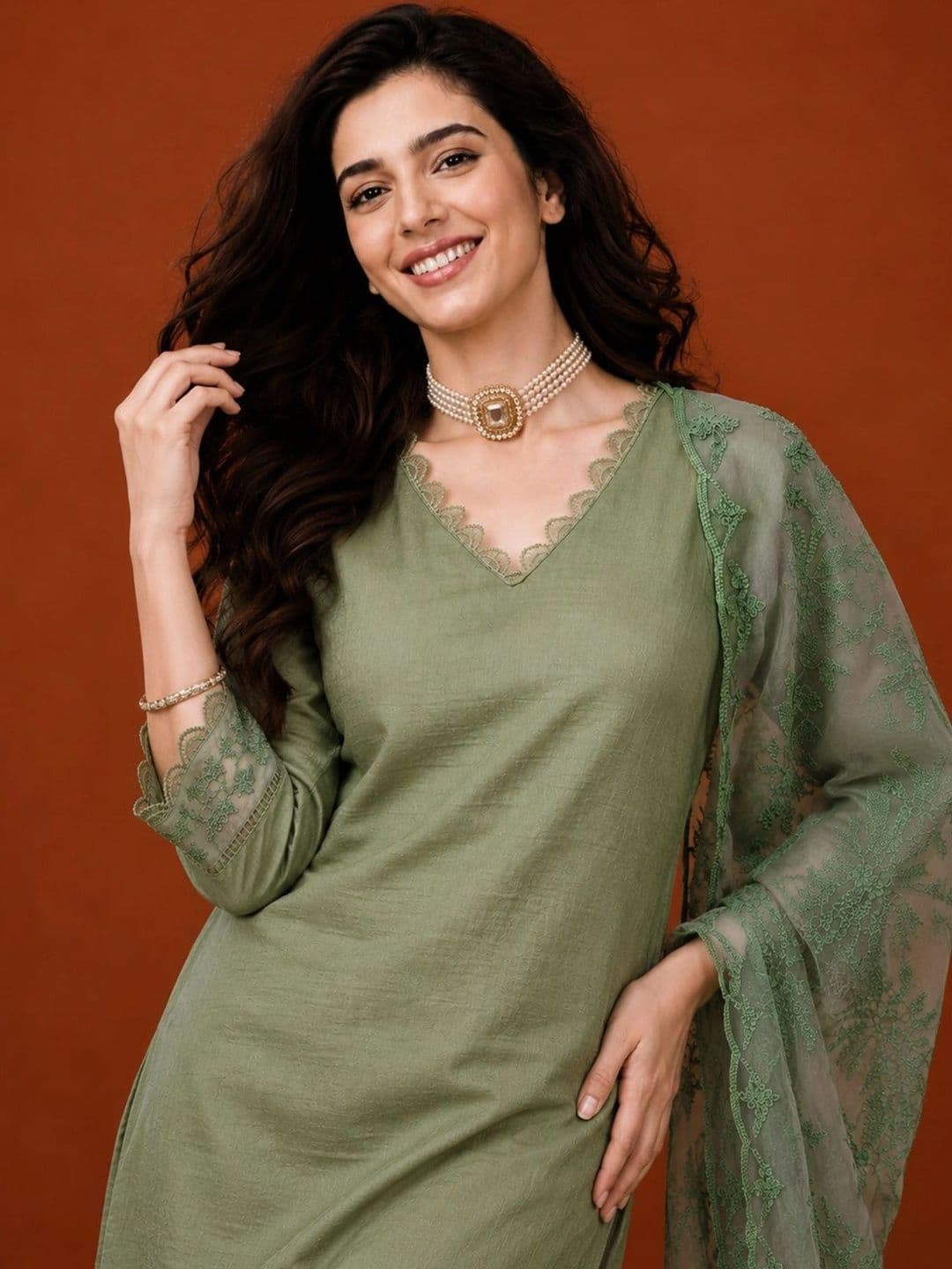 SAINOOR Women Regular Thread Work Kurta Set thumbnail 5