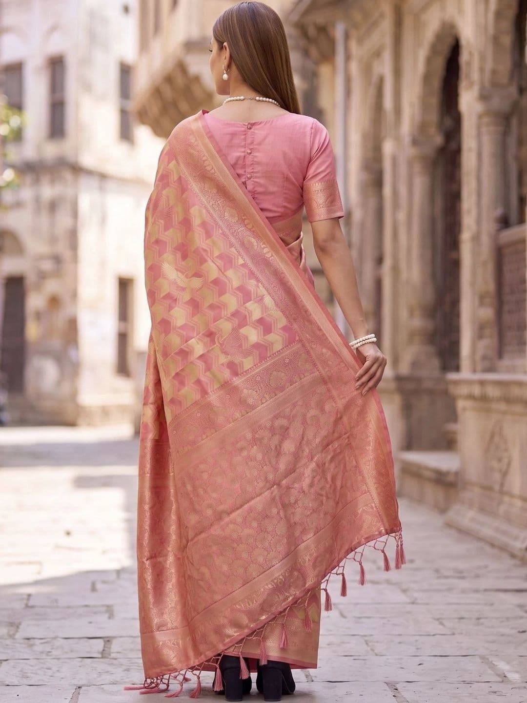 SOURAGYA Zari Silk Blend Banarasi Saree thumbnail 2