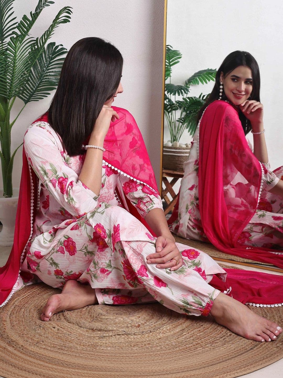 TextileNow Women Floral Printed Regular Kurta with Patiala & With Dupatta thumbnail 5