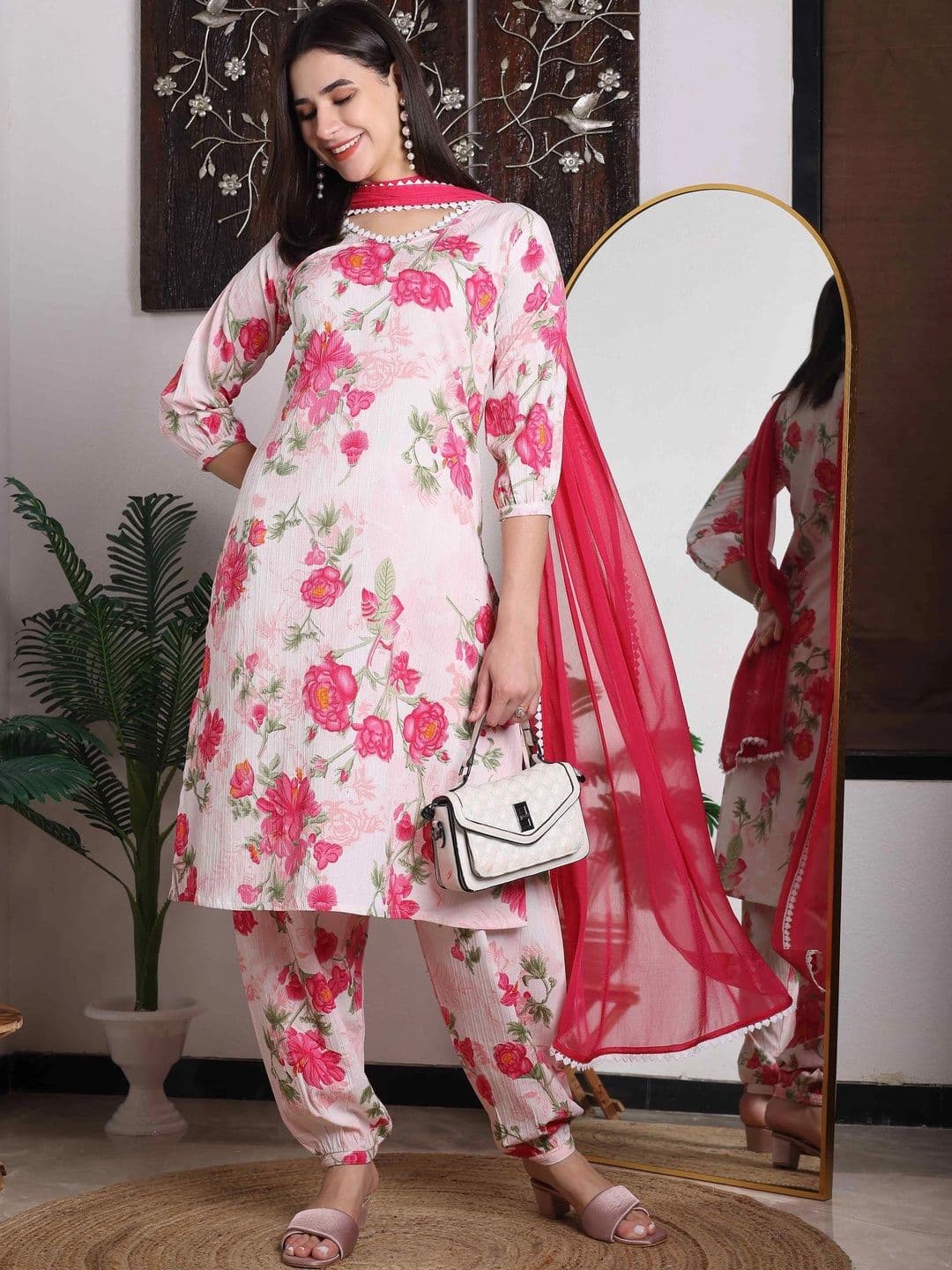 TextileNow Women Floral Printed Regular Kurta with Patiala & With Dupatta thumbnail 6