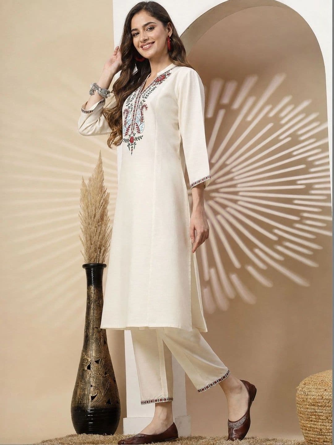 Utsavya Women Ethnic Motifs Embroidered Regular Thread Work Linen Kurta with Palazzos thumbnail 2