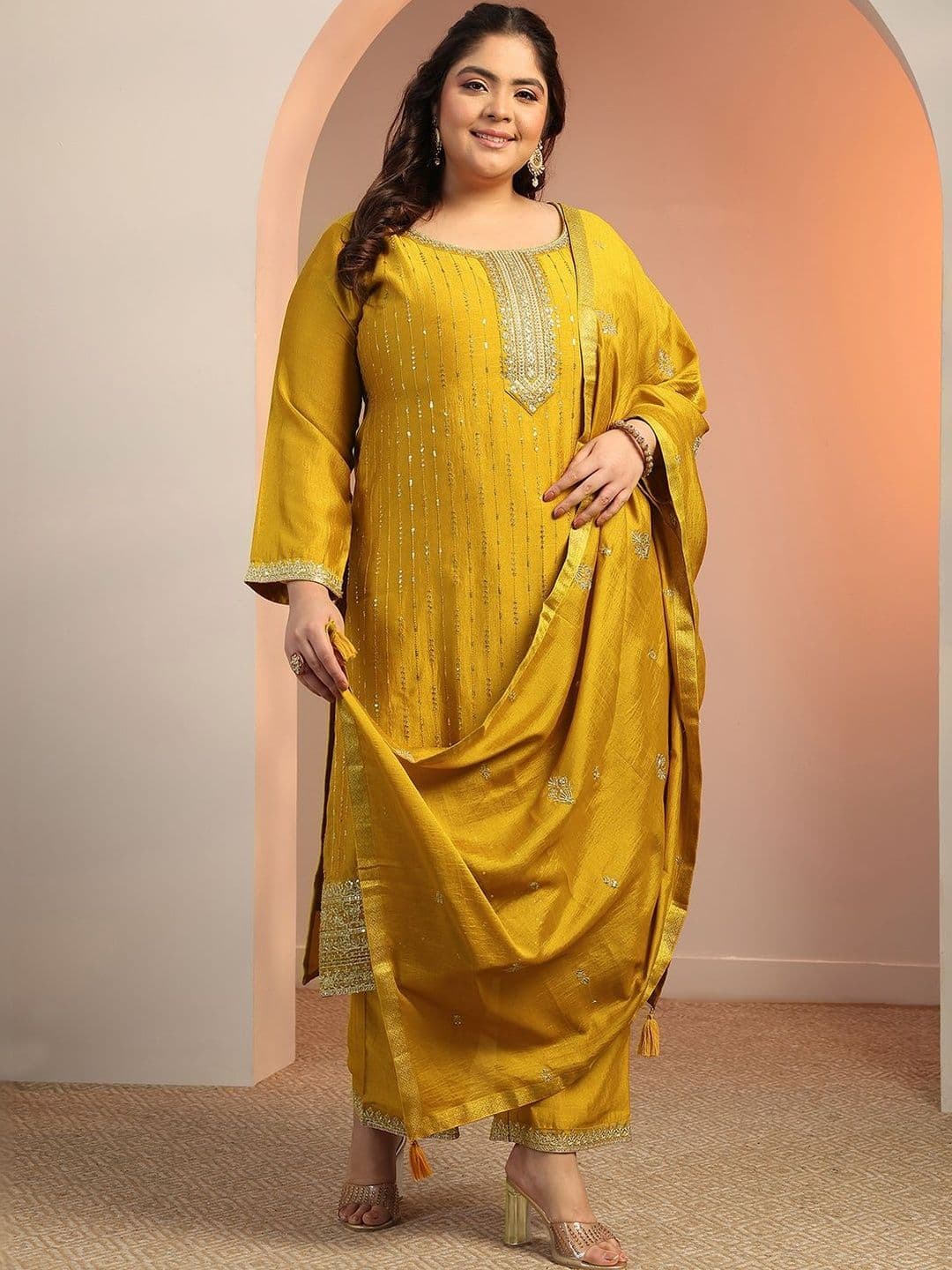 EXTRA LOVE BY LIBAS Plus Size Women Ethnic Motifs Embroidered Kurta Suit Set thumbnail 3