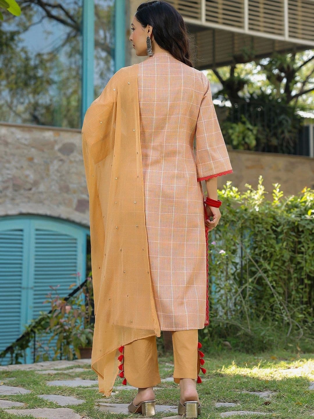 AARAAS Women A- line Thread Work Kurta Set with Dupatta thumbnail 7