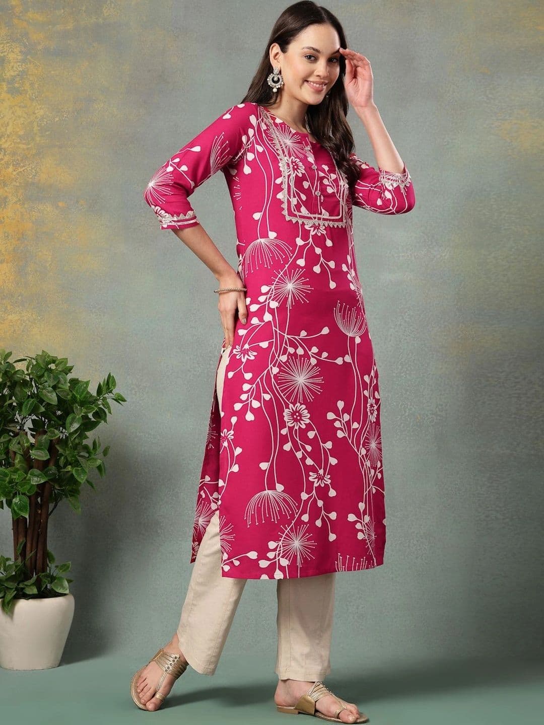 God Bless Women Floral Printed Floral Kurta thumbnail 2