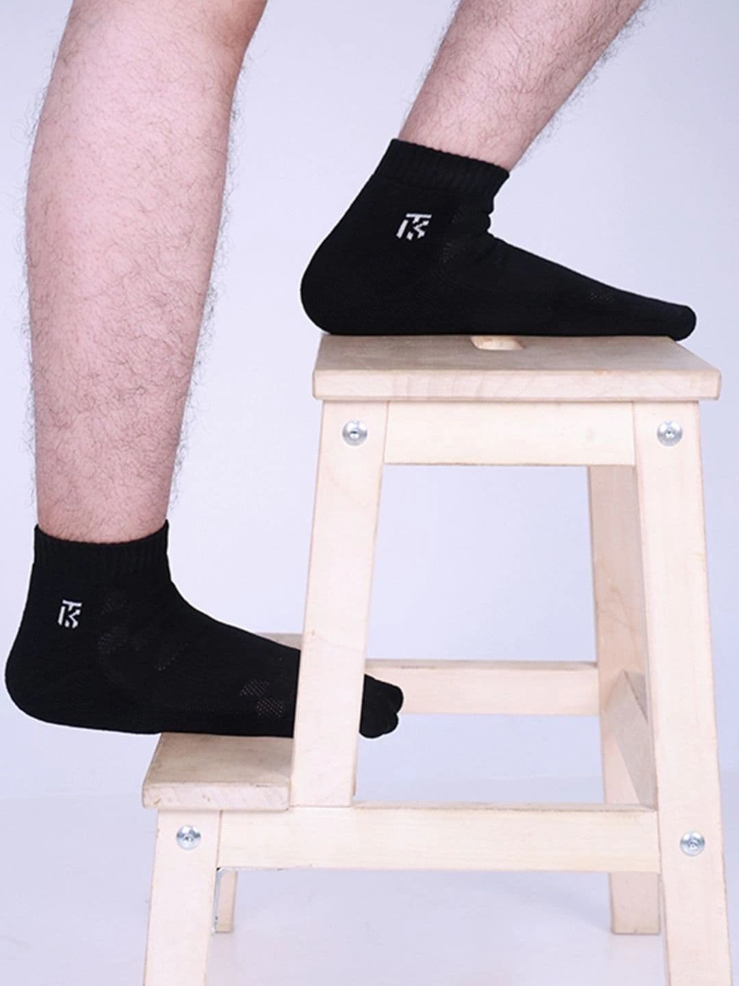 Kikitoes Men Pack of 2 Bamboo Assorted Solid Ankle Socks Soft Breathable Cushioned thumbnail 8