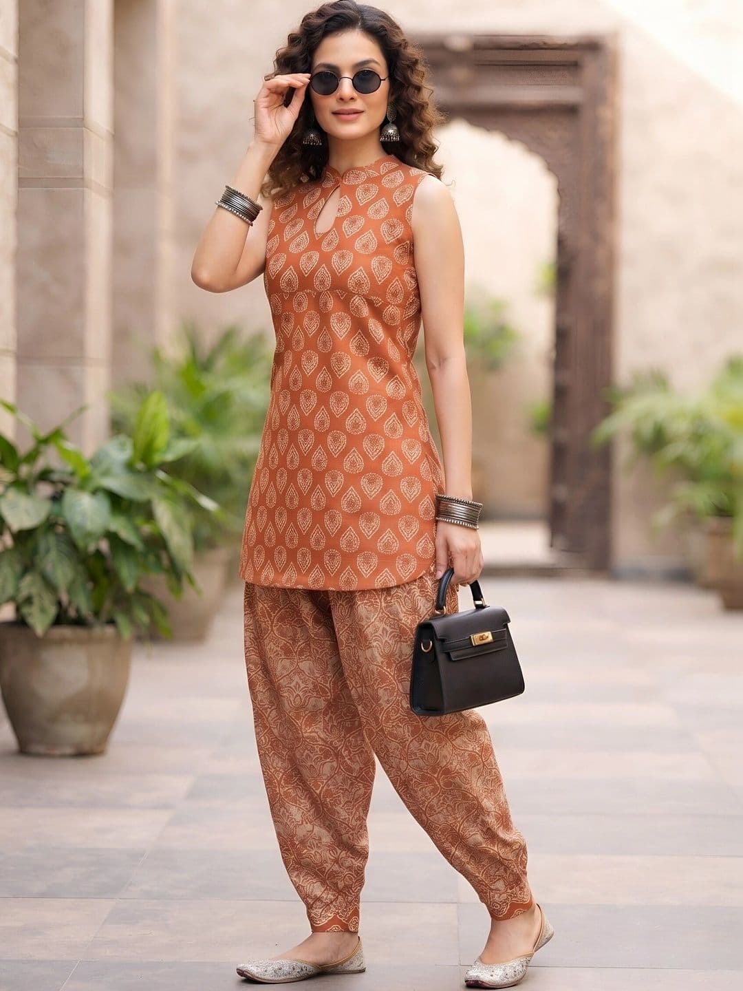 Nayo Women Ethnic Motifs Printed Regular Pure Cotton Kurti with Patiala thumbnail 6