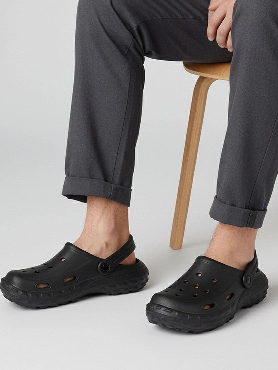 Roadster Men Clogs thumbnail 4