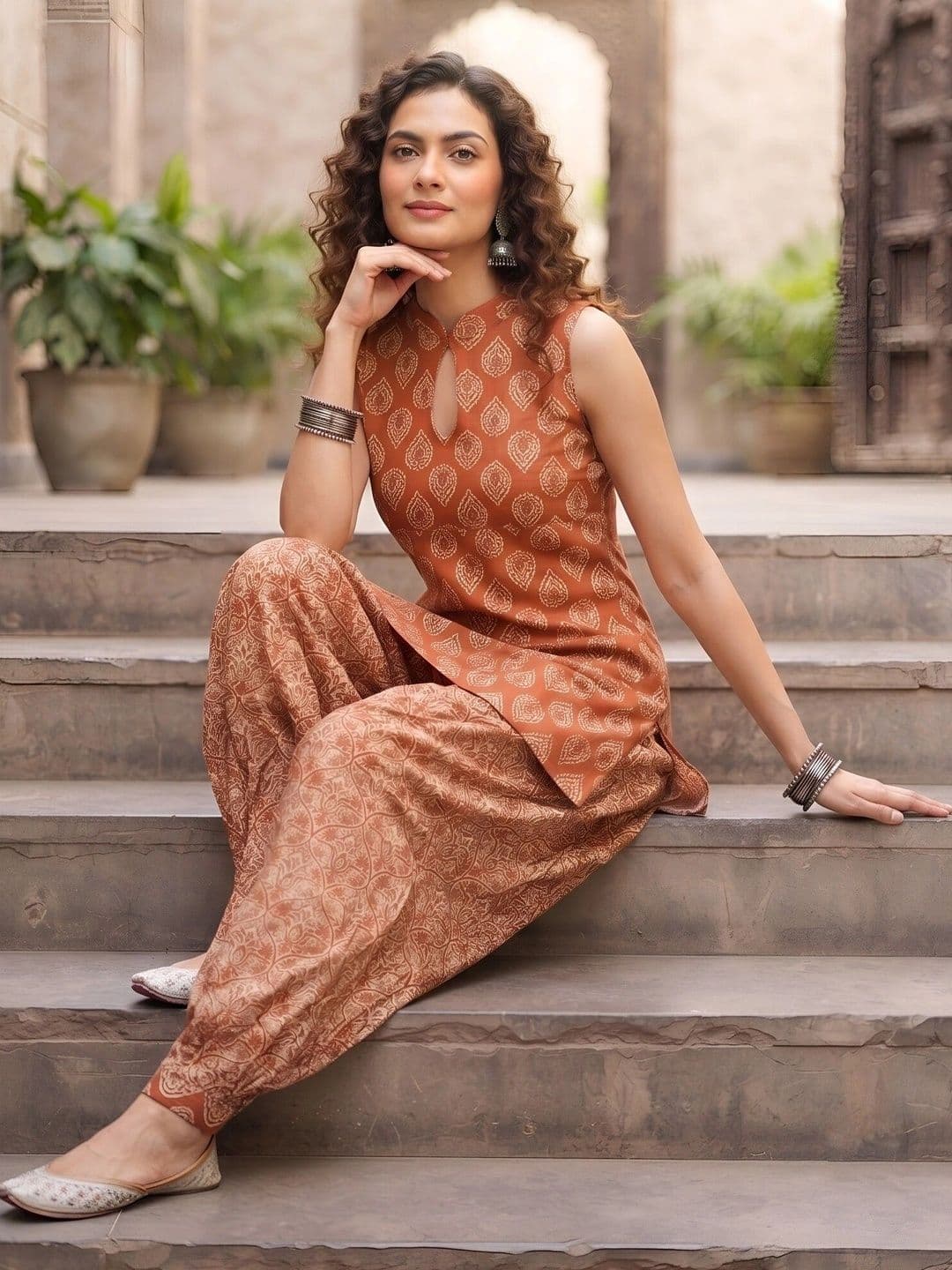 Nayo Women Ethnic Motifs Printed Regular Pure Cotton Kurti with Patiala thumbnail 7
