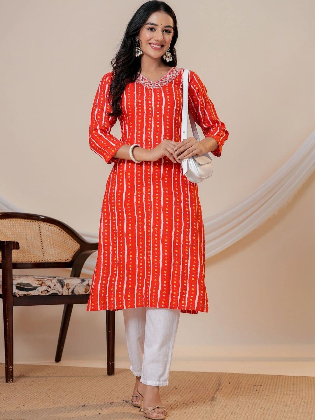 JAIPUR SARAI Women Printed Thread Work Kurta thumbnail 2