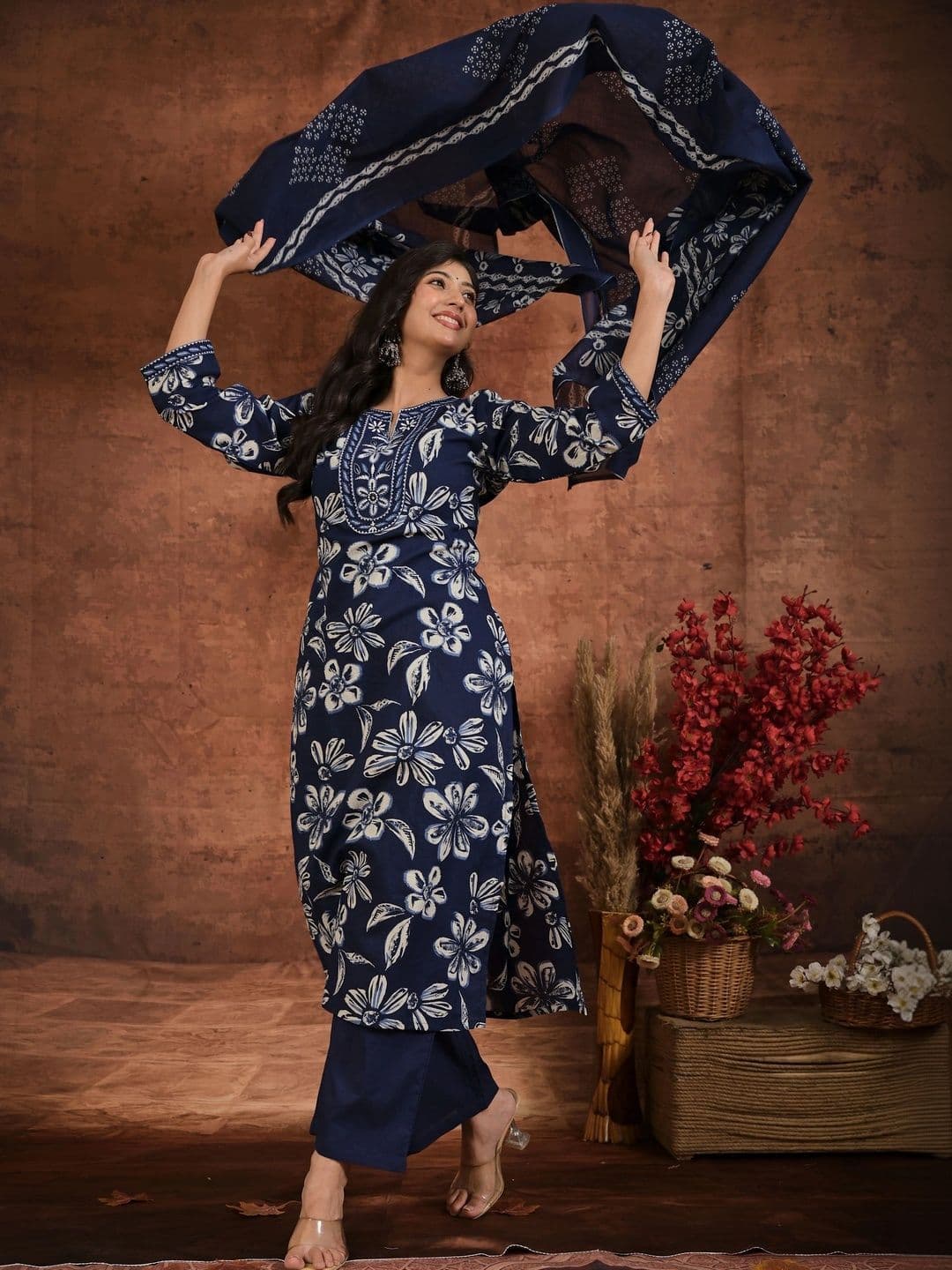 Yashee Women Floral Printed Regular Pure Cotton Kurta with Palazzos & With Dupatta thumbnail 2