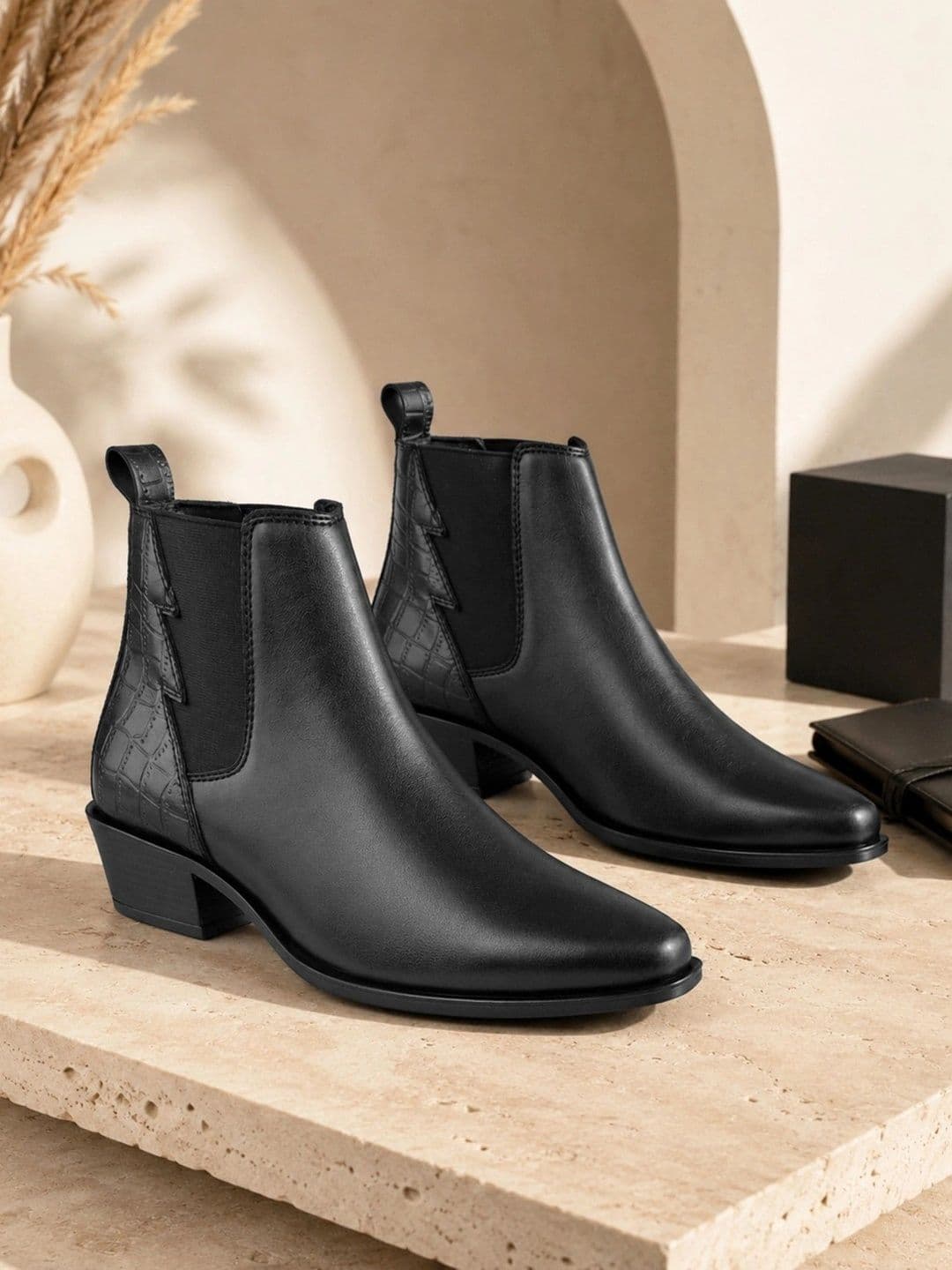The Roadster Lifestyle Co Women Textured Pointed Toe Slip-On Chelsea Boots thumbnail 4