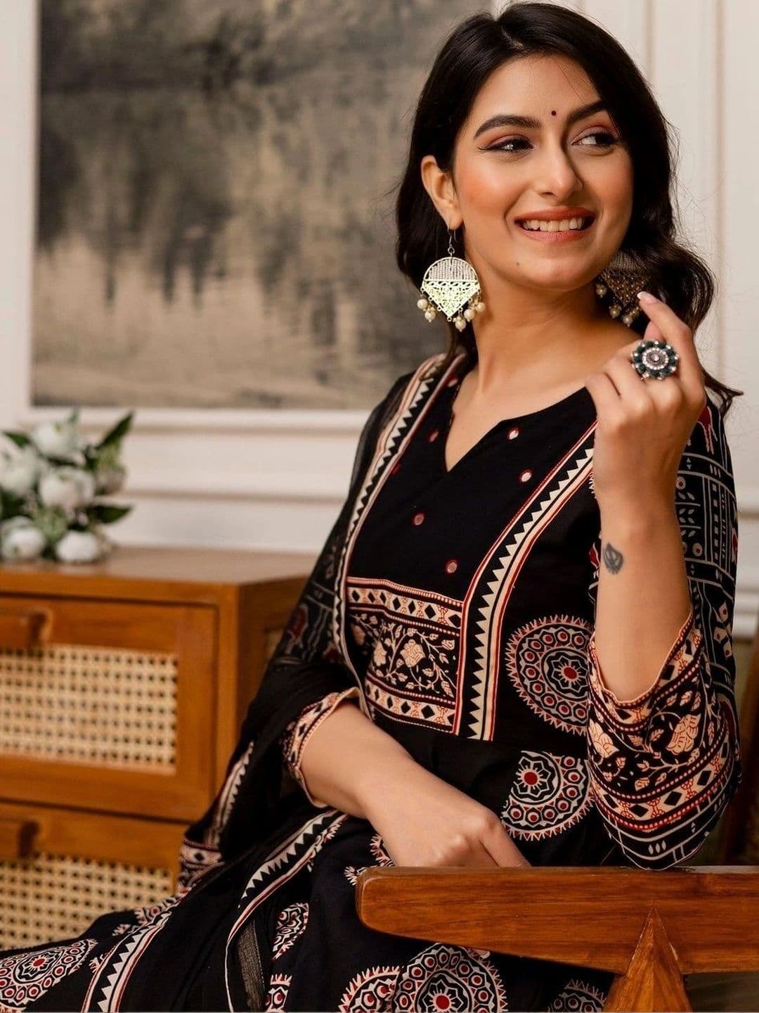 Utsavya Women Ethnic Motifs Printed Empire Mirror Work Pure Cotton Kurta with Trousers & With Dupatta thumbnail 7