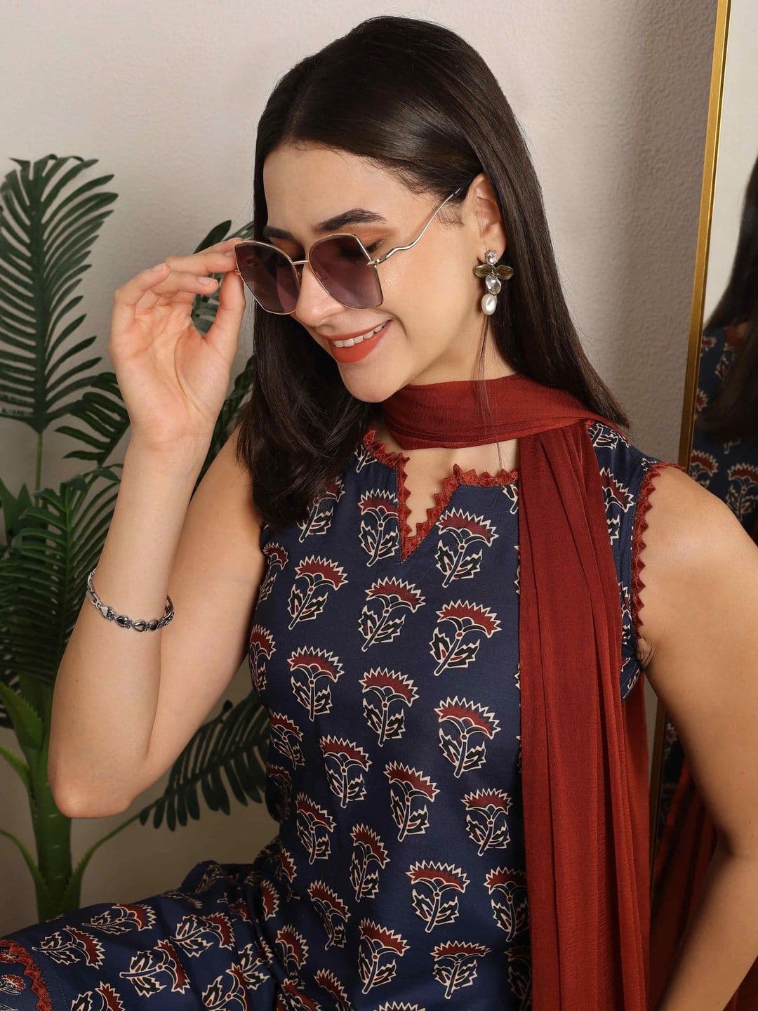 TextileNow Women Ethnic Motifs Printed Regular Pure Cotton Kurta with Patiala & With Dupatta thumbnail 5