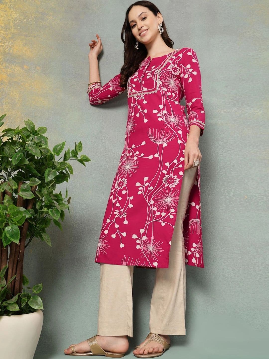 God Bless Women Floral Printed Floral Kurta thumbnail 3
