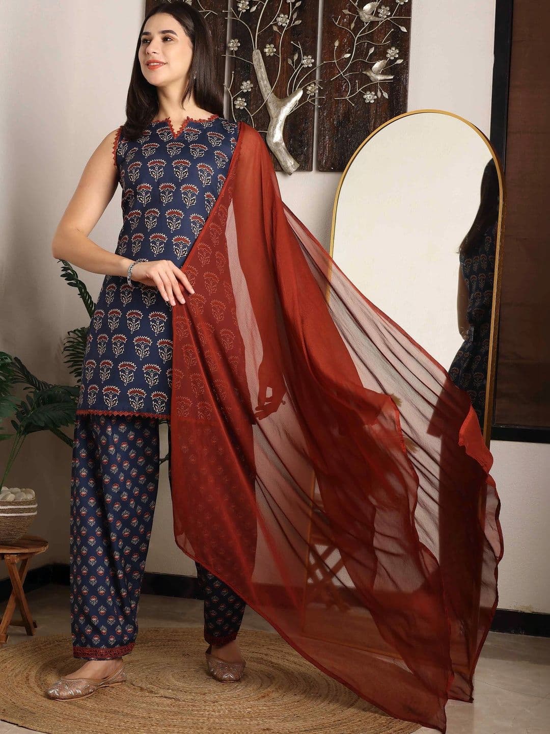 TextileNow Women Ethnic Motifs Printed Regular Pure Cotton Kurta with Patiala & With Dupatta thumbnail 7