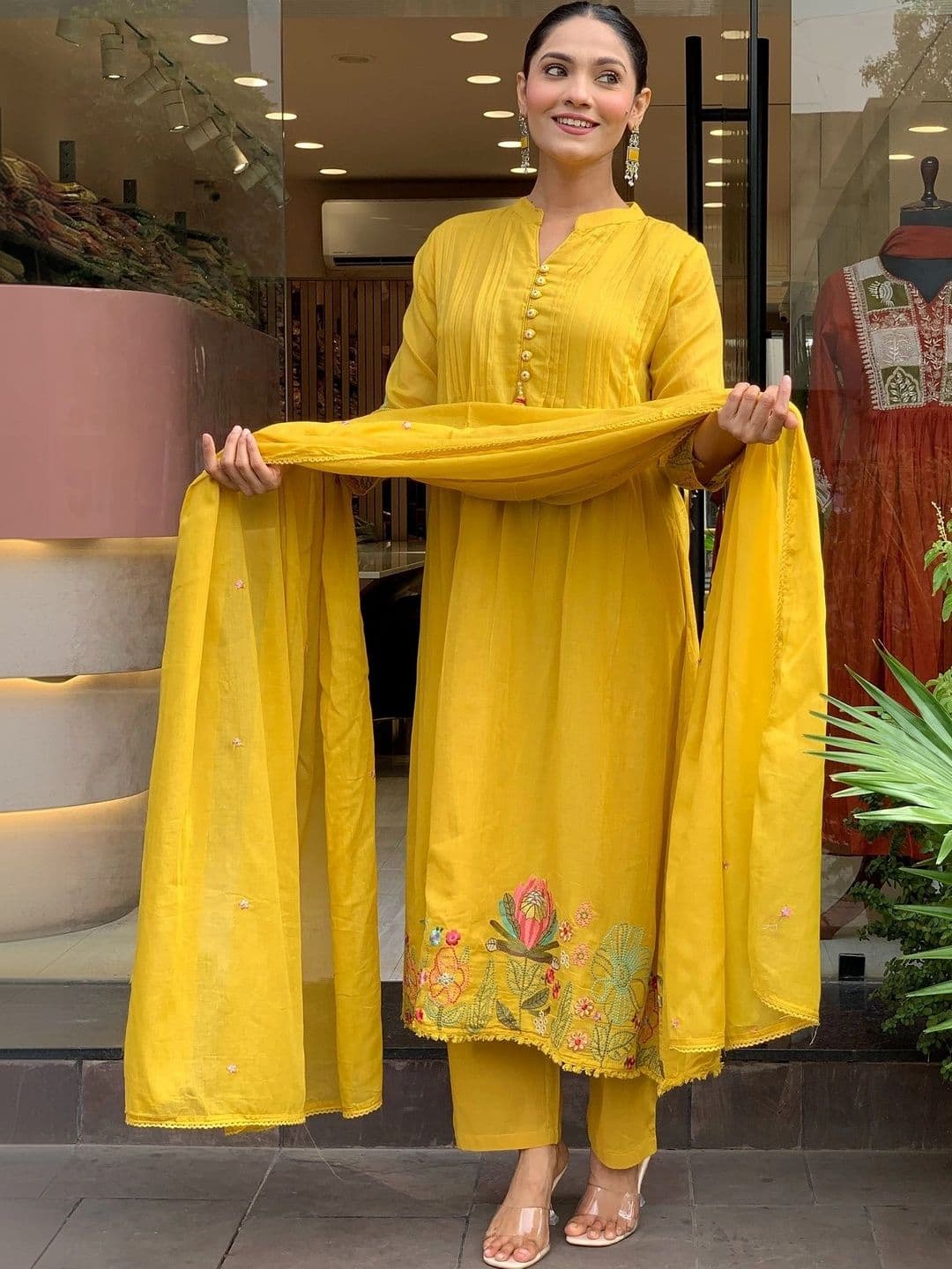 Aeristo Regular Thread Work Chanderi Silk Kurta with Trousers & With Dupatta - view 1