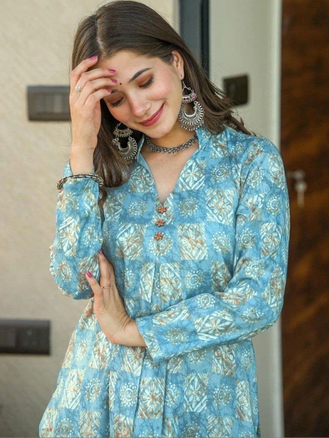 GREEN PEARS Women Printed Palazzos thumbnail 4