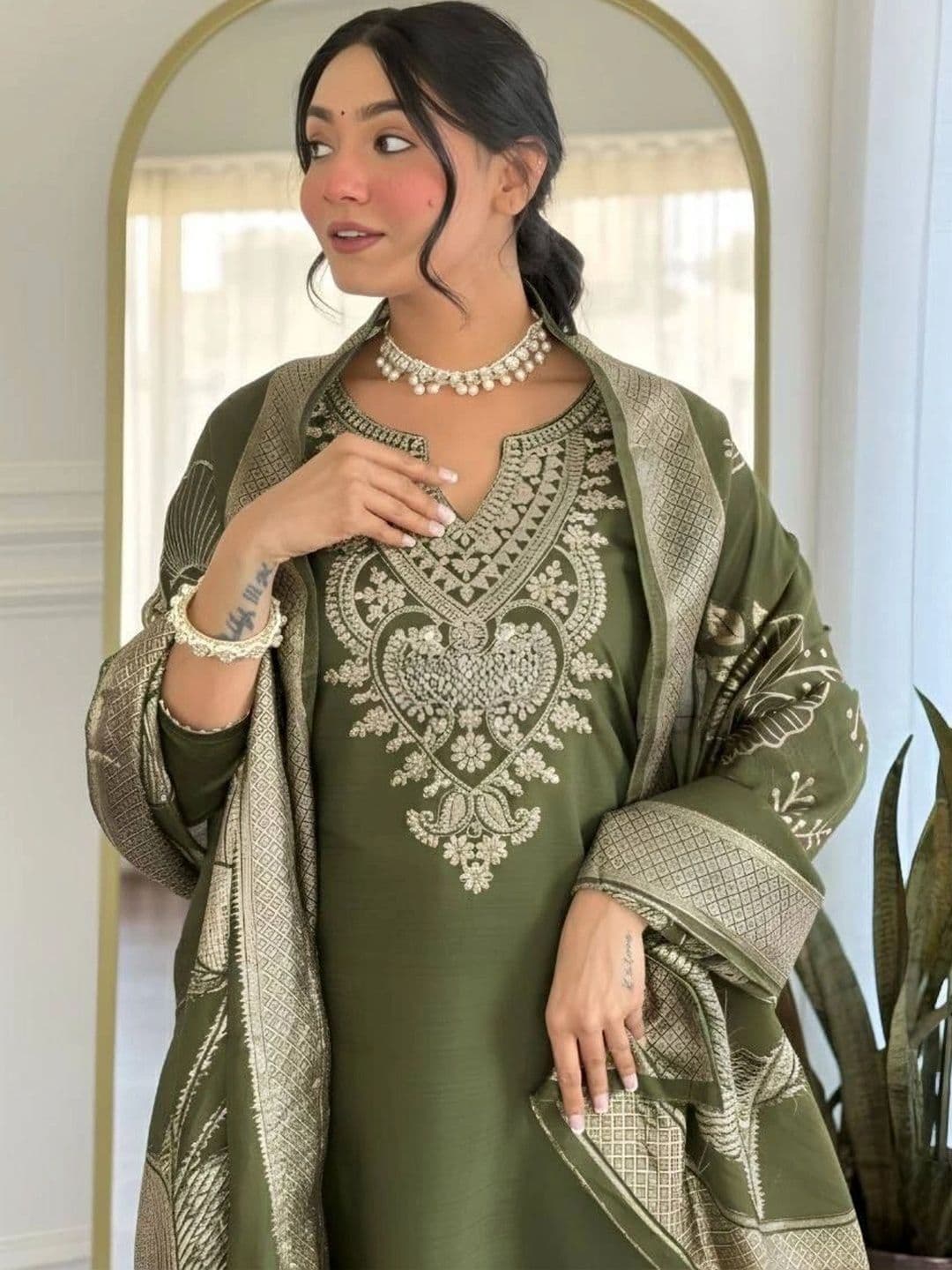 FIC FUSION CULTURE Women Ethnic Motifs Embroidered Regular Thread Work Kurta with Trousers & With Dupatta thumbnail 2