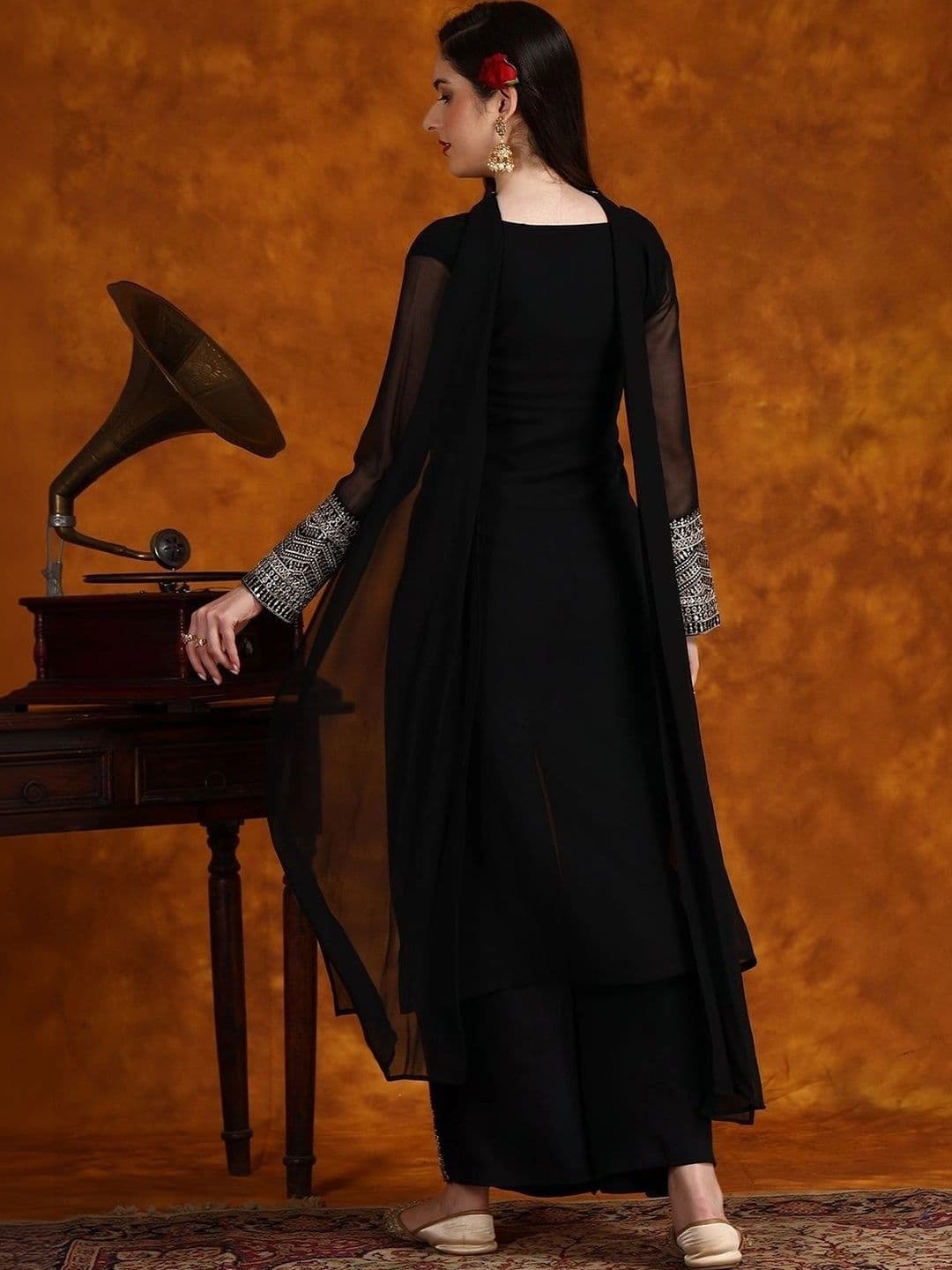 Utsavya Women Ethnic Motifs Regular Thread Work Kurta with Palazzos & With Dupatta thumbnail 7