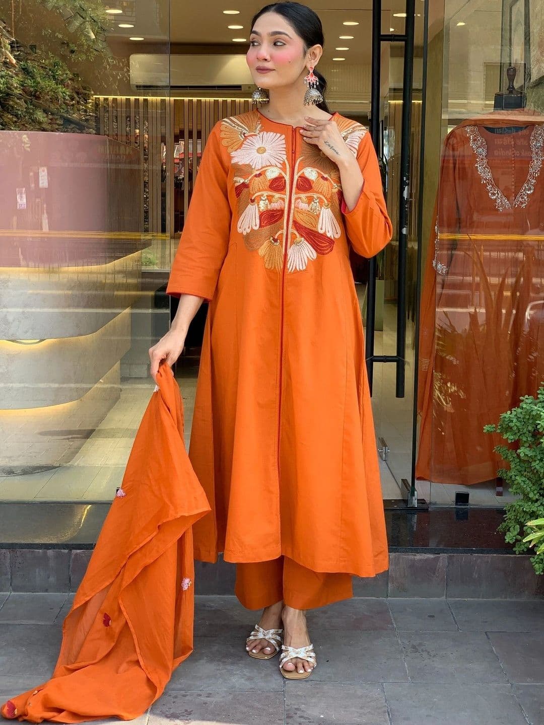 Aeristo Women Floral Embroidered Regular Thread Work Chanderi Silk Kurta with Palazzos & With Dupatta thumbnail 3