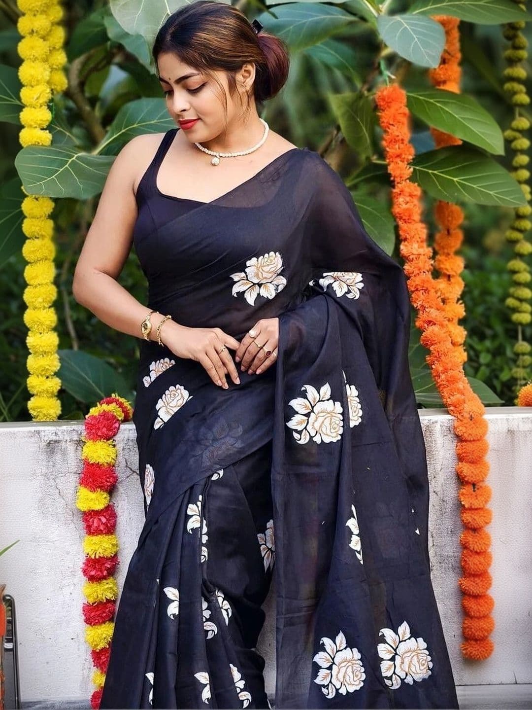 KALINI Floral Khadi Saree thumbnail 4