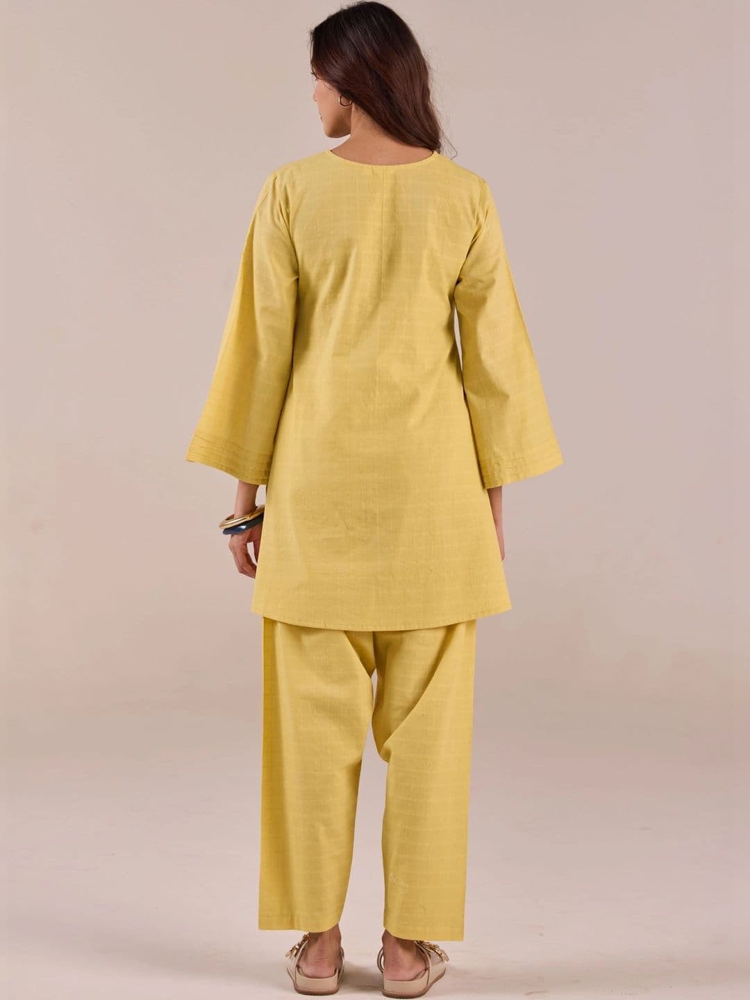 TARA-C-TARA Women Regular Pure Cotton Kurta with Trousers thumbnail 2