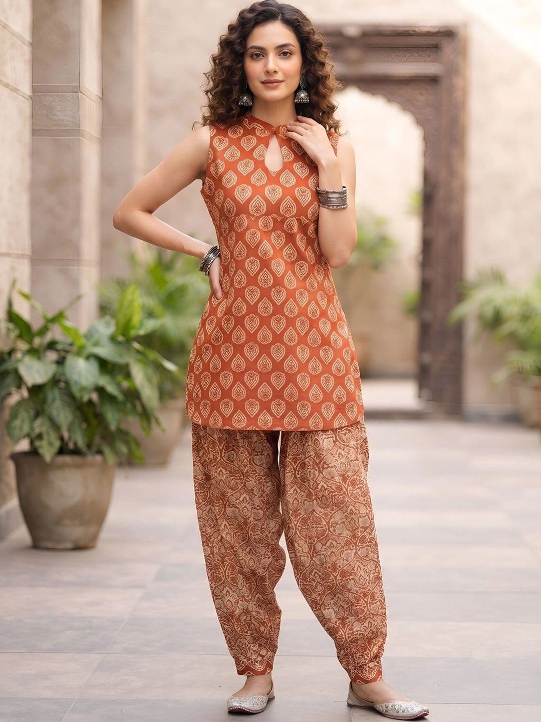 Nayo Women Ethnic Motifs Printed Regular Pure Cotton Kurti with Patiala - view 1
