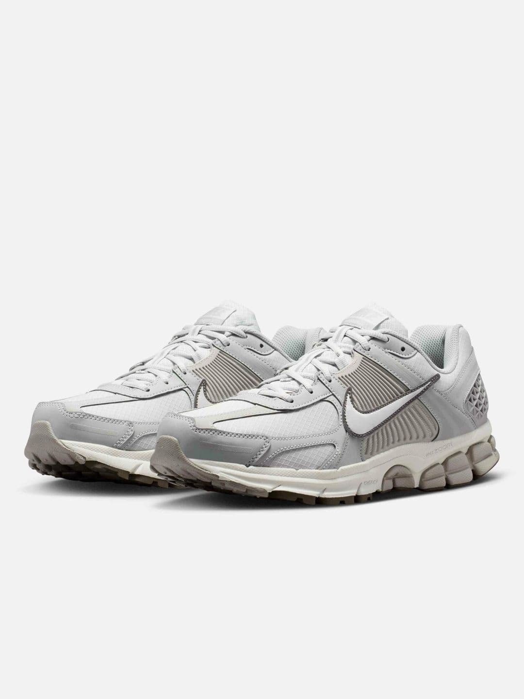 Nike Zoom Vomero 5 SE Men's Shoes thumbnail 3