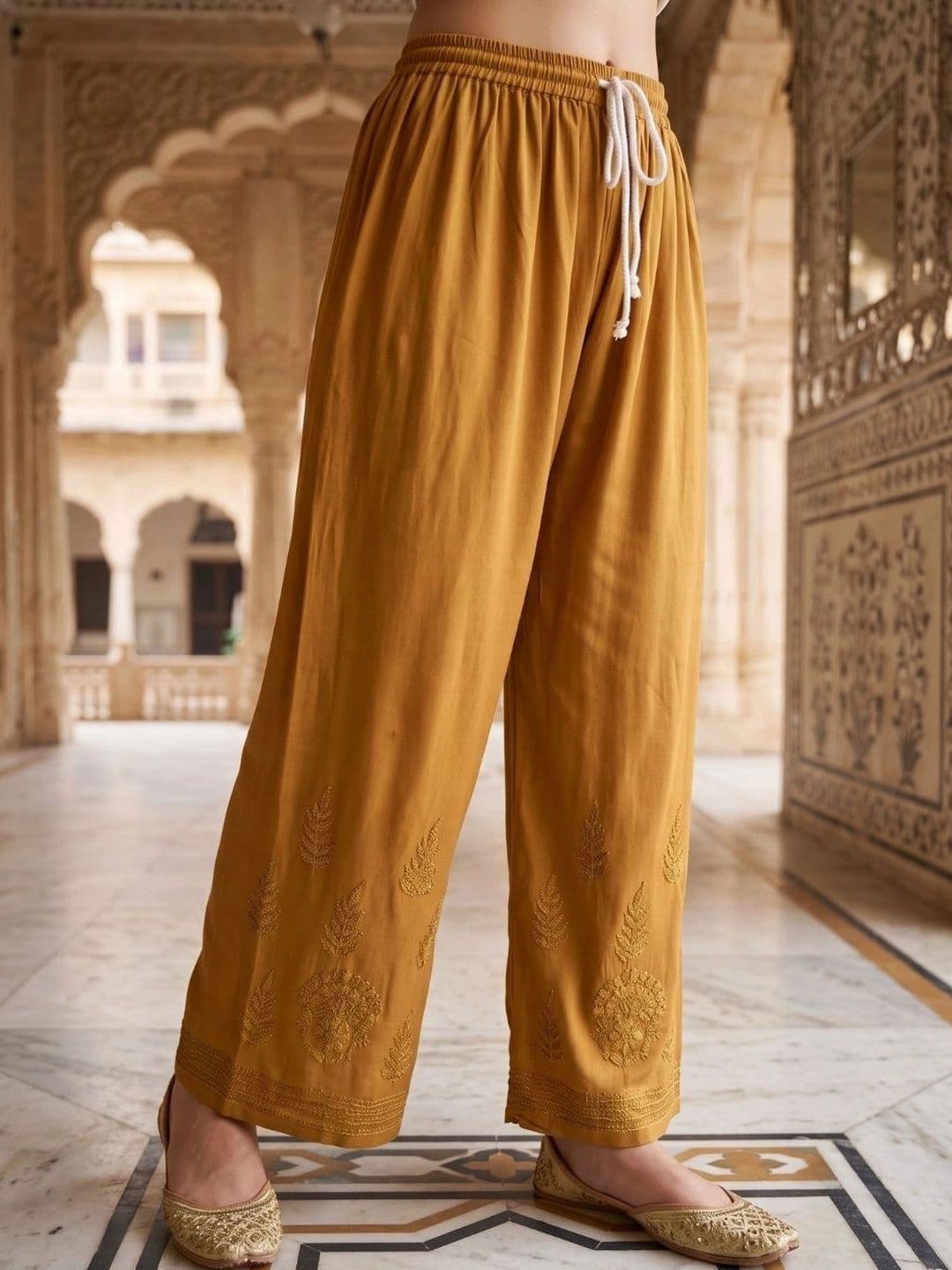 Meiraas Studios Women Ethnic Motifs Embroidered Regular Thread Work Kurta with Palazzos thumbnail 4
