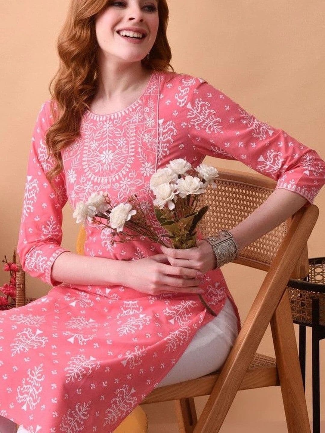 KKOUTFITS Women Floral Embroidered Thread Work Kurta thumbnail 5
