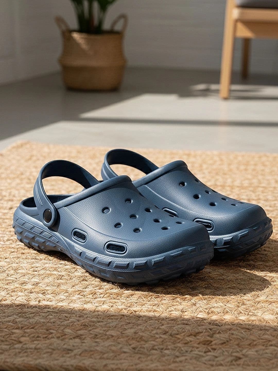 Roadster Men Clogs - view 1